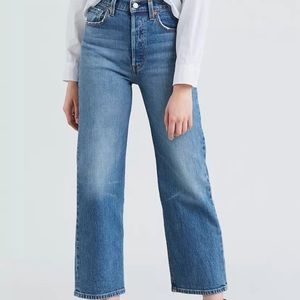 Levis Ribcage Straight Ankle